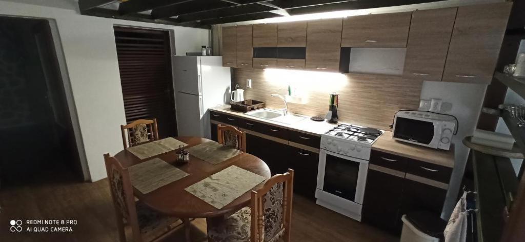 Privat L&L Apartment โนวาเลสนา ภายนอก รูปภาพ
